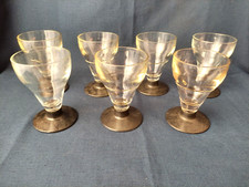 9 ANCIENS VERRES A APERITIF