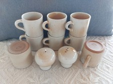 Lot De Brocante.  Sel Poivre Et 8 Tasses En Grés Du Marais