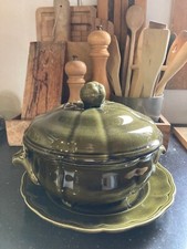 Ancienne soupière " Luneville Louis XV"  en faïence émaillée vert bouteille.