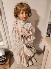 Poupées de créateurs, créés en nombre limité faisant environ 1m20