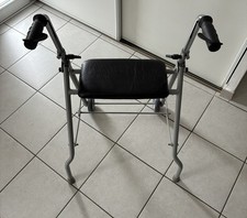 déambulateur pliable 2 roues
