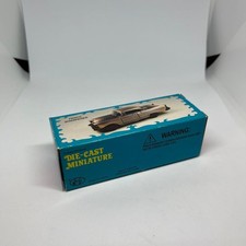 Taille-crayon en forme de mini voiture