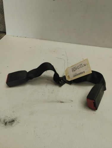 Attache ceinture arriere droit