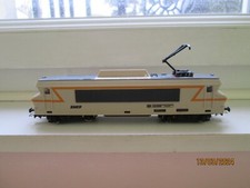 belle locomotive  bb 22200 de marque fobbie entièrement modernisé