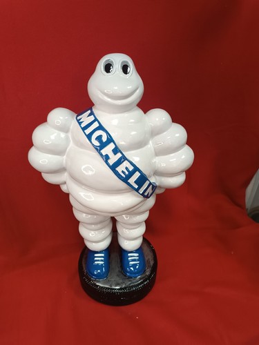 Statue bibendum michelin - bibendum,