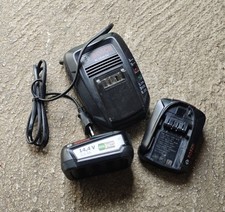 Chargeur + deux batteries