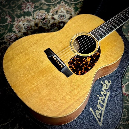 Larrivee model 96704 - sn:96704,