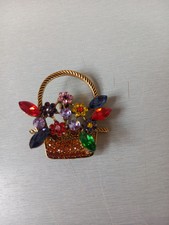broche panier de fleurs