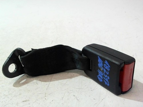 Attache ceinture arriere droit