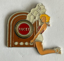90 -  Pin's PIN-UP LUCKY STRIKE - RADIO T.S.F