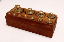 boite 11 poids en laiton de 1grs a 200 grs