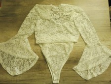 body sexy , dentelle  couleur BLANC taille 38