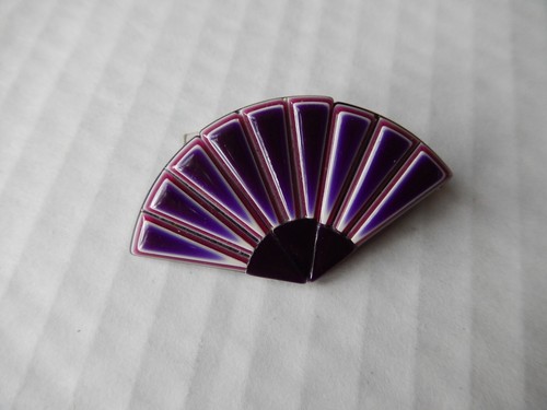 Broche signée lea stein - signée,
