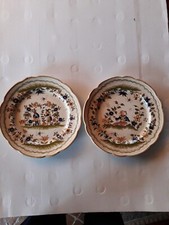 Deux assiettes decoratives