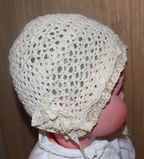 ANCIEN PETIT BONNET EN DENTELLE ET TRICOT COIFFE POUR ENFANT BEBE POUPEE POUPON