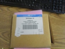 Johnson Controls Modèle :W42aa-1c Humidistat. Gamme 10 - 90% . Neuf Stock Ancien