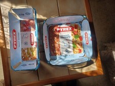 LOT DE 2 PLATS A FOUR PYREX