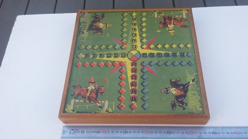 Ancien coffret jeux de - de,
