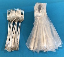 12 grands couverts ERCUIS