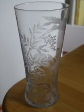 1 ANCIEN VERRE A BIERE CRISTALLIN GRAVURE A L'ACIDE FLORALE ET HERONS