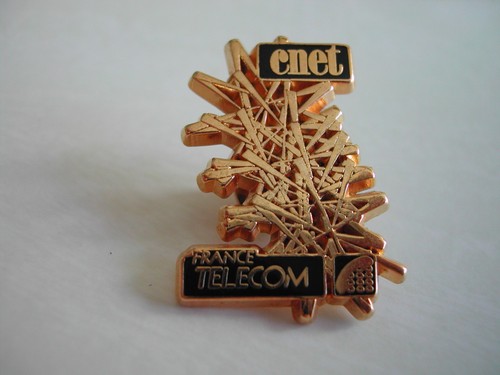 Pin cnet france - pin's,