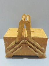 - BOITE A OUVRAGE TRAVAILLEUSE VINTAGE BOIS  VIDE JUS de GRENIER A RESTAURER  D