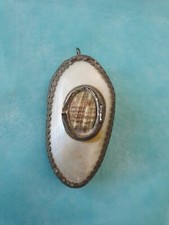 ANCIENNE BOÎTE A CHAPELET EN NACRE orné en l'argenté 