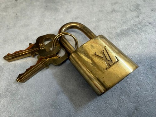 Serrure cadenas louis vuitton - serrure,