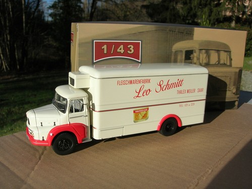 Ixo camion unic zu 66d - 1/43,