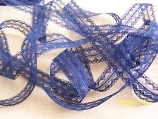 SUPERBE DENTELLE ANCIENNE TRES FINE. COULEUR bleu marine. VENDUE AU METRE. N°212