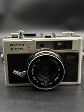 Ricoh 500 G, un appareil photo télémétrique 35 mm avec objectif Ricoh Rikenon...
