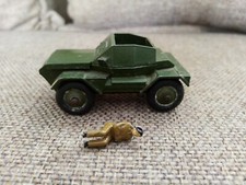 DINKY TOYS SCOUT CAR AVEC PERSONNAGE 