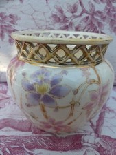 ZSOLNAY PECS HUNGARY petit cachepot en faience décor fleurs 7,5cm haut 8,5cm DIA