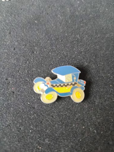 Rare pins voiture gaston - pins, bd