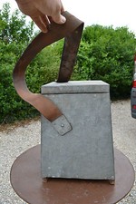 Caisse à pêche ancienne en zinc trapézoïdale (Caisse de cireur, jardinage ?) 