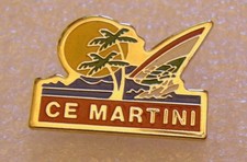 pin's PLANCHE A VOILE CE MARTINI WIND SURF WINDSURF WINDSURFING vintage badge