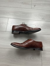 Chaussures en cuir marron