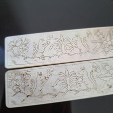 2 Jetons Anciens Nacre Gravée