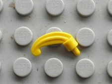 Lego Minifig Helmet Plume Yellow ref 4502a set 6085 6274 6067 6080 10000 Rare