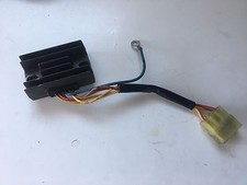 UN REGULATEUR DE TENSION POUR MOTO APRILIA 125 RS 125RS MOTEUR ROTAX 122