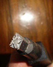 Poinçon atelier Michelin contrôle outillage Bibendum acier trempé années 1960