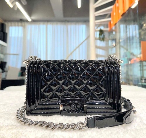 Chanel sac boy cuir verni - en,