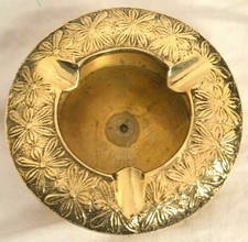 Ancien cendrier rond en laiton