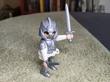 Moyen-Age PLAYMOBIL - Soldat DEUX ARMES n°3 - Armure blanc/argent, couteau, épée