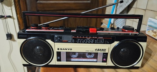 Radio cassette sanyo 350 - 350, le