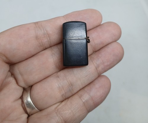 Micro briquet miniature - , à