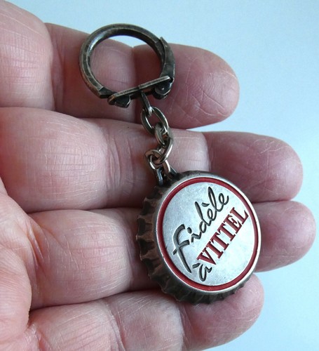 Ancien porte cle - , capsule