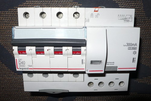 Legrand disjoncteur 408121 - legrand,