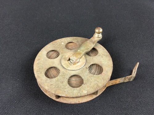 Décamètre ancien acier