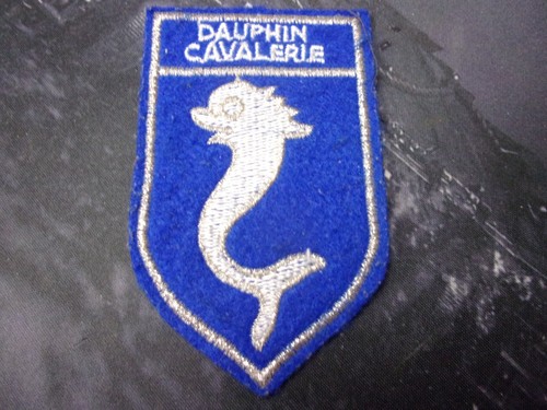 Ecusson dauphin cavalerie - ",